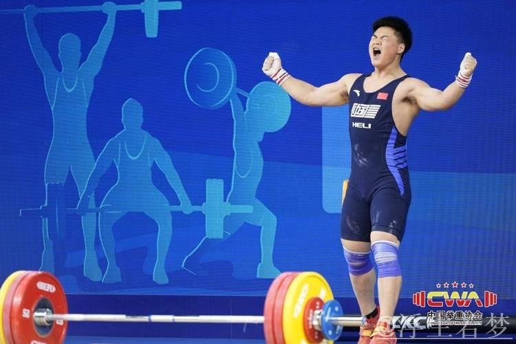 潘云华勇夺全国举重冠军赛三金 潘云华勇夺全国举重冠军赛三金